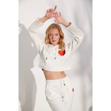 Kadın Crop Boy Uzun Kollu Logolu Yuvarlak Yakalı Ekru Sweatshirt NAAR81313-EKRU
