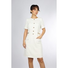 Lady Gına Kadın Yuvarlak Yaka Düğme ve Zincir Detaylı Kısa Kol Elbise Beyaz Elbise JGNBVB24Y4027-BEYAZ