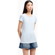 Armani Exchange Kadın Slim Fit Göğüste Dokulu Logo Desenli Pamuklu Kısa Kollu Mavi T-Shirt XW000530 AF10359-U9278