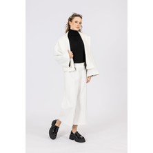 By Özlem Yazan Kaşe Dokulu Astarlı Kısa Kaban