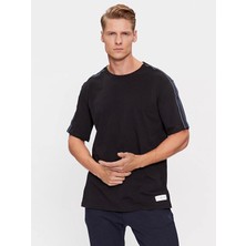 Tommy Hilfiger Erkek %100 Pamuklu Logo Detaylı Bisiklet Yaka Kısa Kollu Siyah T-Shirt UM0UM03005-BDS