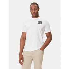 Calvin Klein Erkek %100 Pamuklu Yuvarlak Yakalı Göğsünde Ck Logolu Kısa Kollu Beyaz T-Shirt LV04RC859G-YAA