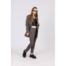 By Özlem Yazan  Nubuk Kumaş Havuç Kesim Kadın Pantolon