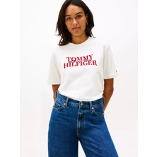 Tommy Hilfiger Kadın Saf Pamuklu Kalın Kumaş Kadife Logo Baskılı Kısa Kollu Beyaz T-Shirt WW0WW47884-YBI