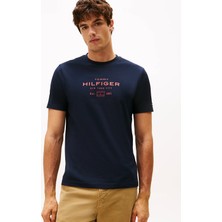 Erkek Bisiklet Yaka Tommy Hilfiger Yazılı Kısa Kol Pamuklu Regular Fit Mavi T-Shirt MW0MW40002-DW5