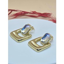 Gold Renk Kare Model Zirkon Taşlı Küpe