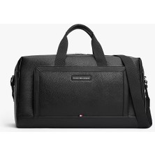 Tommy Hilfiger Erkek Metal Logo Fermuar Kapama Deri Kısa Kulp Siyah Spor Çanta AM0AM14005-BDS