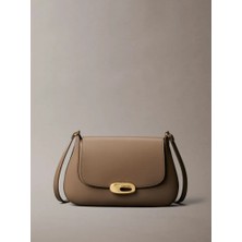 Calvin Klein Kadın Ayarlanabilir Çapraz Askılı Metal Tokalı Deri Kahverengi Omuz Çantası LV04F3401G-VFU