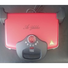 Allians Kırmızı Tost ve Izgara Makinesi, Pratik ve Şık Tasarım