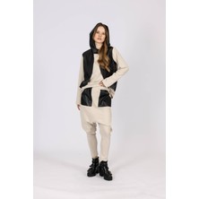 By Özlem Yazan Deri Detaylı Rahat Kesim Şalvar Pantolon