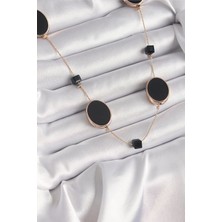 Moresun Buğz Pirinç Gold Renk Siyah Renk Oval Siyah Küp Detay Kadın Kolye