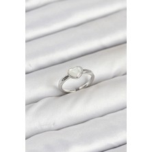 Moresun Buğz Pirinç Gümüş Renk Kalpli Kadın Yüzük