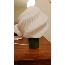 Genç 3D Swirl Dekoratif Lamba | Modern Spiral Tasarım Masa Lambası | LED Uyumlu Aydınlatma