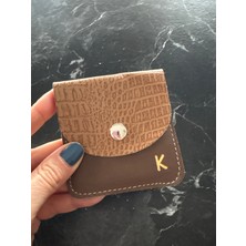 Pinkylola Design -K Harfli Kare Model Baskılı & Taba Renk Hakiki Deri Mini Bozuk Para Cüzdanı Airpod Kılıf