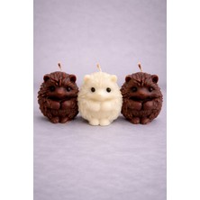 Kirpi Figürlü Dekoratif Mum 9x9 cm – El Yapımı Şık Tasarım