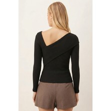 Armonika Kadın Uzun Kollu Bluz Siyah Asimetrik Yaka Regular Kalıp Pamuk Polyester Elastan ARM-26K001092