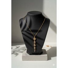 Lia Charm Kadın Gold Altın Kaplama Geometrik Zirkon Taşlı ve Ok Figürlü Dikey Sıralı Şans Kolyesi