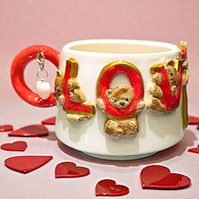 Bonita Bon Luxe El Yapımı 3D Yaldızlı Love Ayıcık Figürlü Hediye Harf Yada Kalp Charm'lı Kişiye Özel Seramik Kupa