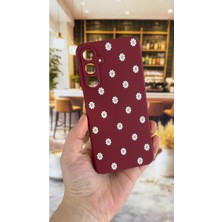 Vip Case Samsung Galaxy A16 Uyumlu Beyaz Papatya Desenli Silikon Darbe Emici Klasik Korumalı Rubber Kılıf