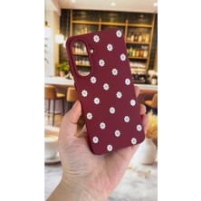 Vip Case Samsung Galaxy A26 Uyumlu Beyaz Papatya Desenli Silikon Darbe Emici Klasik Korumalı Rubber Kılıf