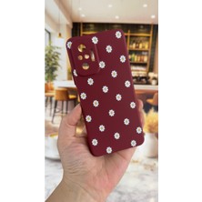 Vip Case Redmi Note 10 Pro Uyumlu Beyaz Papatya Desenli Silikon Darbe Emici Klasik Korumalı Rubber Kılıf