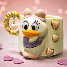 Bonita Bon Luxe El Yapımı 3D Daisy Donald Figürlü, Yaldızlı Hediye Harf Yada Kalp Charm'lı Kişiye Özel Seramik Kupa
