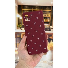 Vip Case Samsung Galaxy A04 Uyumlu Beyaz Fiyonk Desenli Silikon Darbe Emici Klasik Korumalı Rubber Kılıf