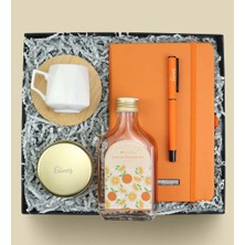 Özbience Şık Hediye Seti: Defter, Kalem, Porselen Fincan, Mum ve Kolonya