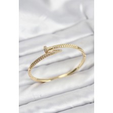 Marsilyan Pirinç Gold Renk Zirkon Taşlı Çivi Model Kadın Kelepçe Bileklik - TJ-BB8225