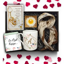 As Gift Sevgililer Günü Temalı Kişiye Özel Beyaz Kupa & Fular & Kalpli Anahtarlık & Çiçek Mum Hediye Seti