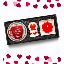 As Gift Sevgililer Günü Temalı Kişiye Özel Kırmızı Fincan & Kalpli Kar Küresi & Kırmızı Çiçek Mum Hediye Seti