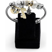 Pangu Inci ve Harf Detaylı Gümüş Renk Çelik Charm Bileklik