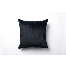 The Kun Dokuma Kadife Örgü Desenli Kırlent Kılıfı-Siyah