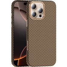 Subutu iPhone 16 Pro Max Kılıf Magsafe Şarj Özellikli Karbon Fiber Görünümlü Sbt Gros Kapak - Desert Titan