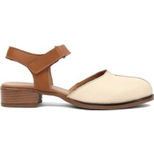 Celal Gültekin Kadın Bej Cırtlı Deri Sandalet