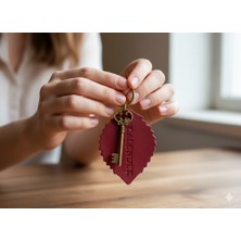 Tozren Deri Deri El İşçilikli Kişiye Özel Baskılı İsim Yazılı Hakiki Deri Hediyelik Anahtarlık, "Kurtarıcı Hediye"( Yazılacak İsim İçin Mesaj Atabilirsiniz)