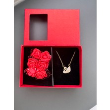 Gözde Aksesuarım Güllü Kutuda Gold Renk Kuğu Kolye Çelik