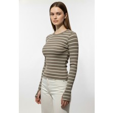 Evolaria Kadın Çizgili Parmak Geçmeli Bluz - Kahverengi