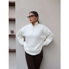 Esra Helvacı Dik Yaka Fermuar Detay Triko Kazak