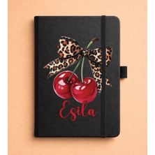 Senada Kişiye Özel Isim Yazılı Tarihsiz 224 Sayfa Not Defteri Baskılı Desenli 13X21 cm Siyah - Tasarım2