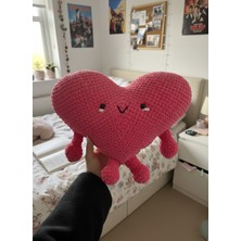 Sumicorn El Emeği Örgü Kalp Figürlü Dekoratif Yastık - Amigurumi Peluş Oyuncak - Sevgililer Günü Hediyesi