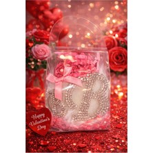 Arabasına Aşıklar Kulübü Hediye Peketi Dikiz Ayna Süsü Tüylü Anahtarlık (Istediğiniz Harfi ve Tüy Rengini  Mesaj Atın)