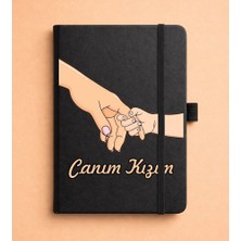 Senada Kişiye Özel Isim Yazılı Tarihsiz 192 Sayfa Mini Termo Defter Baskılı Desenli 9X14 cm Siyah - 16