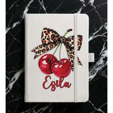 Senada Kişiye Özel Isim Yazılı Tarihsiz 192 Sayfa Mini Termo Defter Baskılı Desenli 9X14 cm Beyaz - Tasarım2