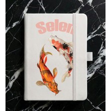 Senada Kişiye Özel Isim Yazılı Tarihsiz 224 Sayfa Not Defteri Baskılı Desenli 13X21 cm Beyaz - Kö-Tsrm8