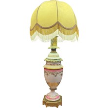 TT 1900 Başları Fransız Gaz Lambası Formunda Pirinç ve Porselen'den 85 cm Boyunda Abajur