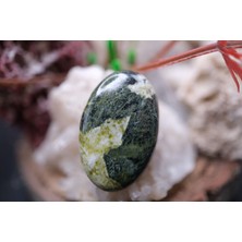 Aries 25.00CT 27.2X17.5MM Oval Natural Lizardite