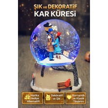 Normadia Sokak Lambası Altında Buluşan Aşıklar Işıklı Kar Küresi
