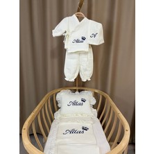 Handemnakış Tasarım Isimli Nakışlı Müslin 5'li Hastane Çıkış Seti - Alt Üst Takım Şapka Battaniye Yastık Kılıfı