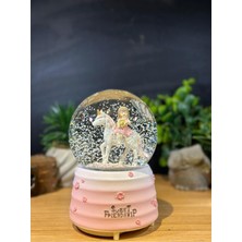 Normadia Işıklı Müzikli Kar Küresi, Pembe, Büyük Boy, Pilli, Atlı Melek Tasarımı